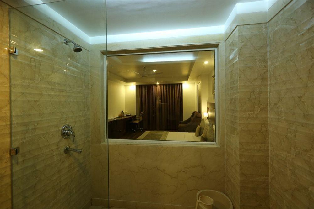 Hotel Le Roi Near New Delhi Railway Station מראה חיצוני תמונה
