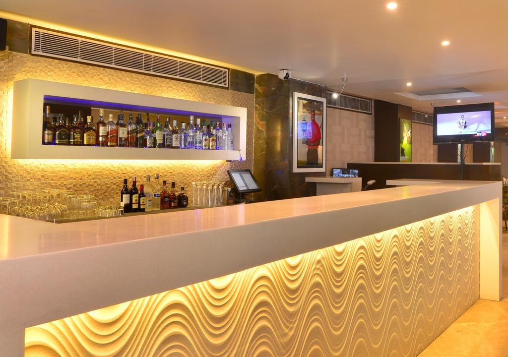 Hotel Le Roi Near New Delhi Railway Station מראה חיצוני תמונה