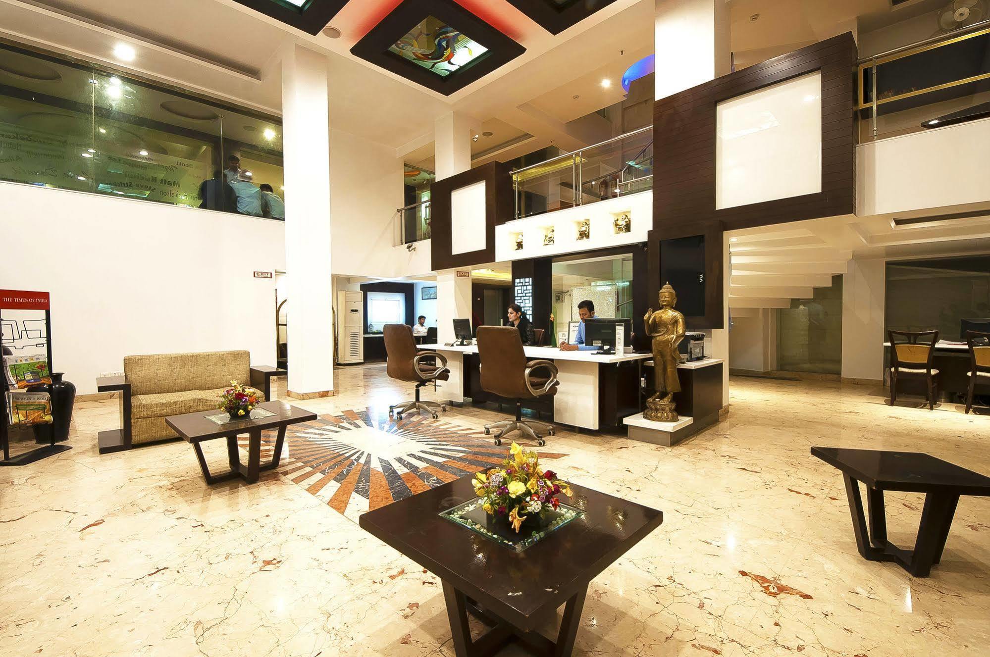 Hotel Le Roi Near New Delhi Railway Station מראה חיצוני תמונה
