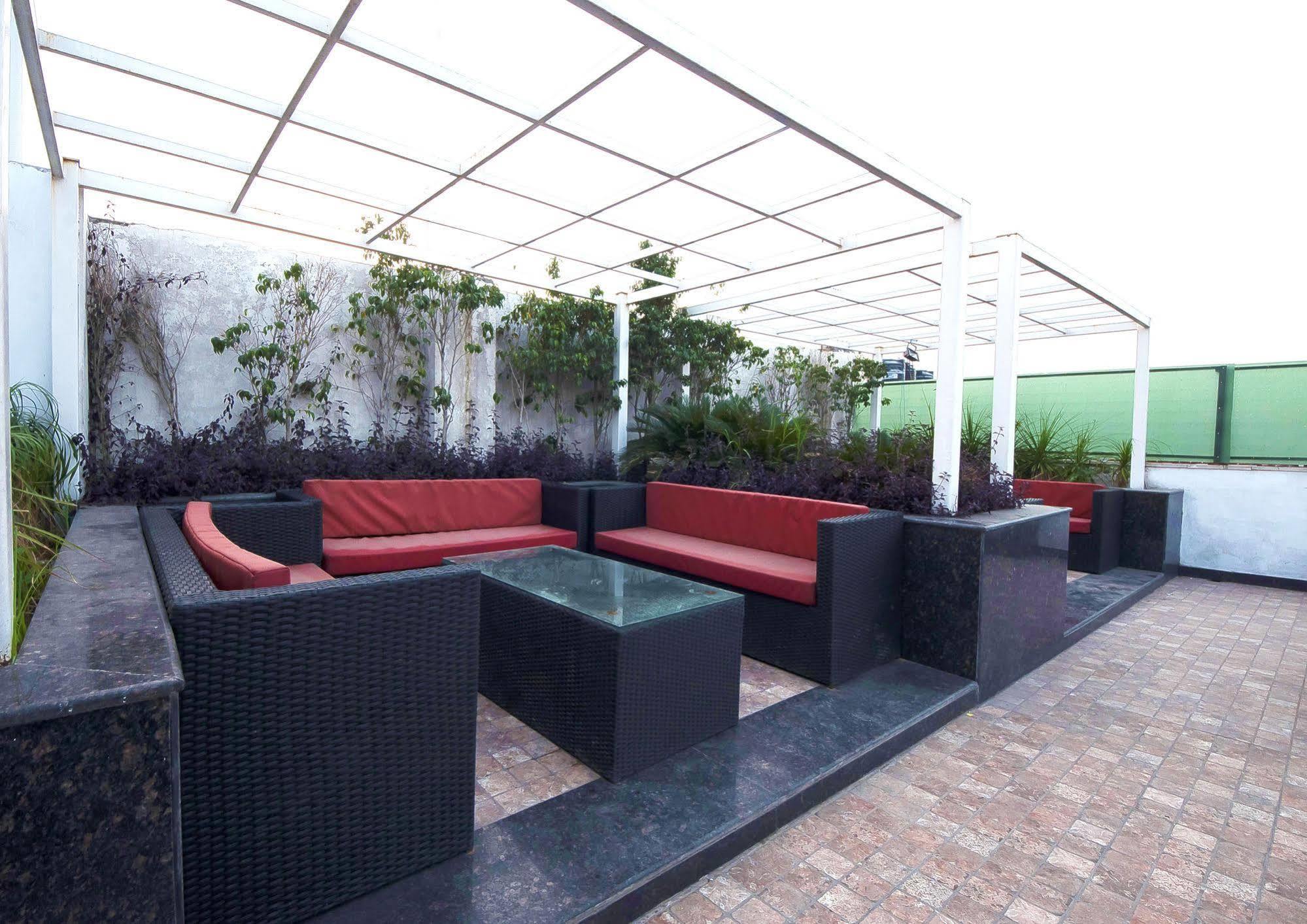 Hotel Le Roi Near New Delhi Railway Station מראה חיצוני תמונה